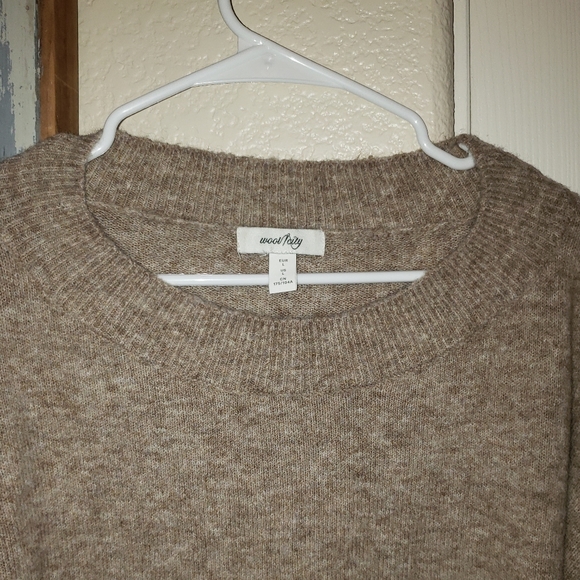 Tan Wool City  sweater. Size large. - Picture 2 of 4